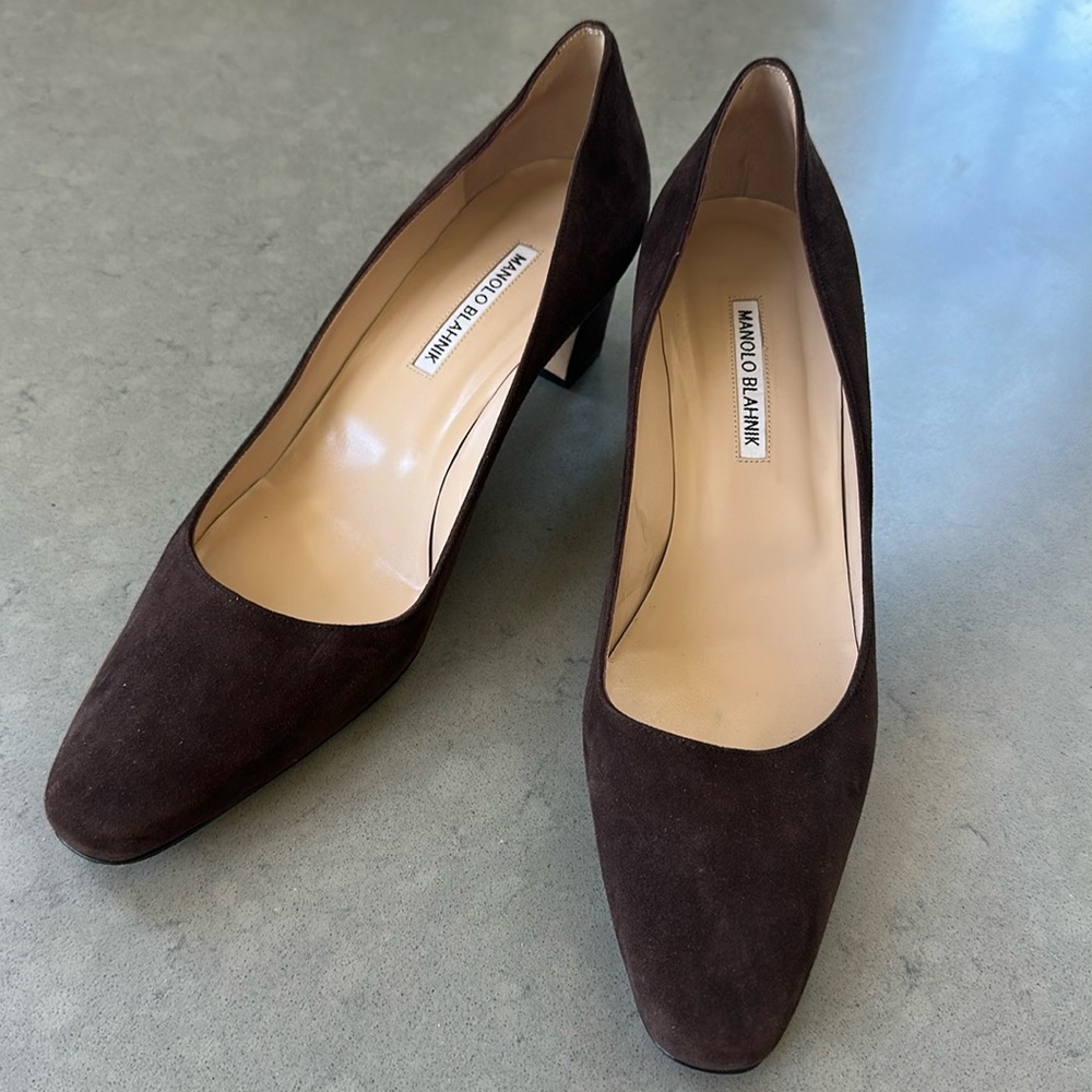 Manolo Blahnik Dark Brown Suede Mid Heel Pumps